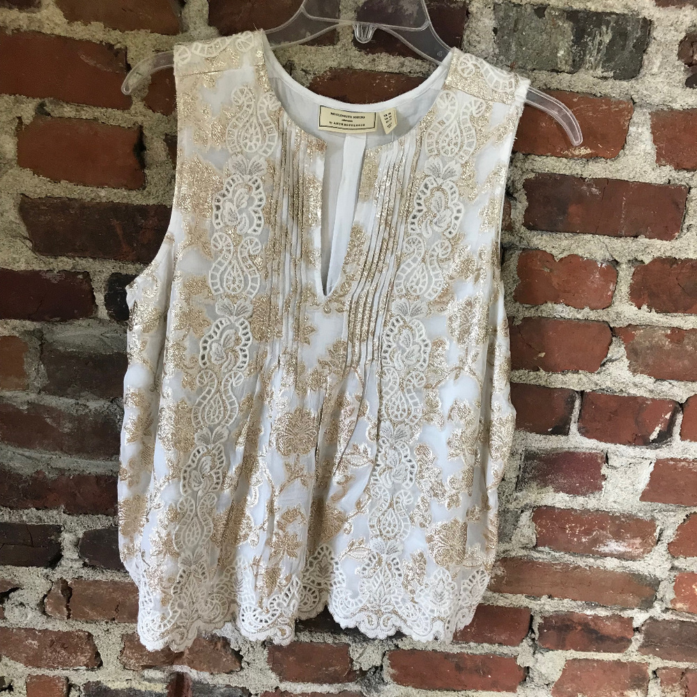Gold and white flowy top